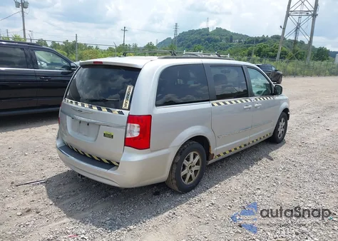 2011 Chrysler Town & Country Touring from USA, damaged, VIN 2A4RR5DG0BR714263